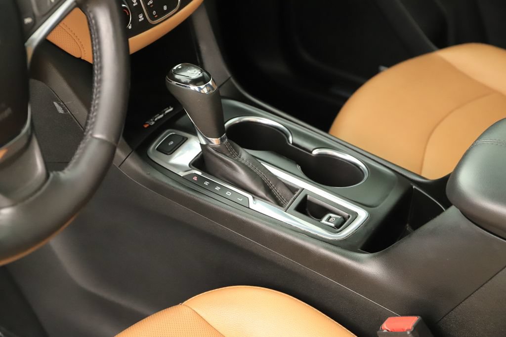 Used 2020 Chevrolet Equinox Premier FWD image 16