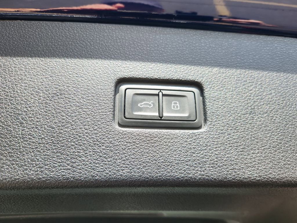 Used 2019 Audi Q8 Premium Plus image 14