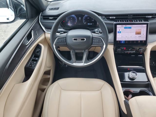 Certified 2024 Jeep Grand Cherokee Limited RWD image 21