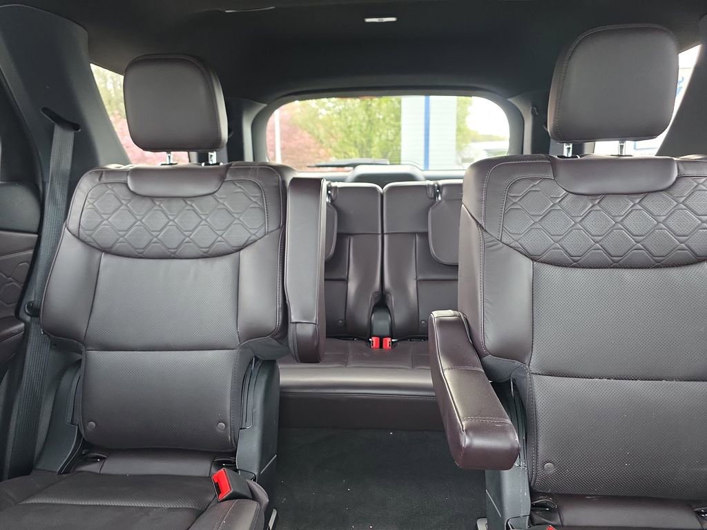 Used 2025 Ford Explorer Platinum w/ LUX Leather Package AWD/4WD image 40