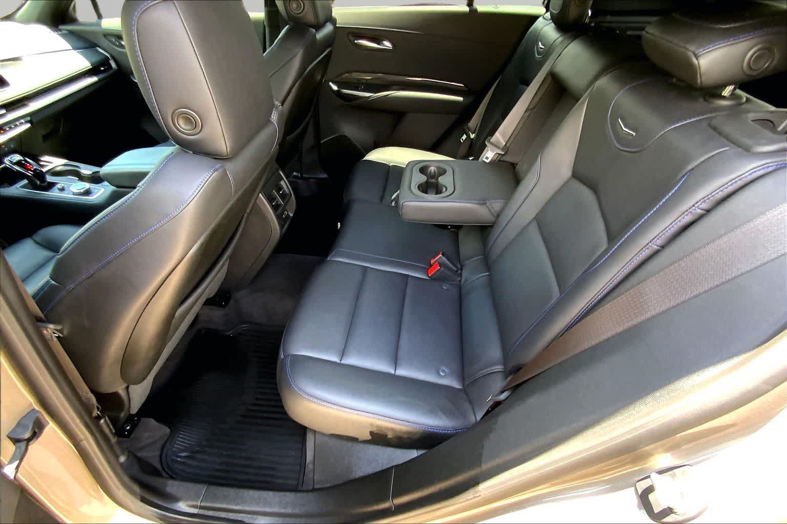 Used 2024 Cadillac XT4 Sport w/ Cold Weather Package FWD image 21