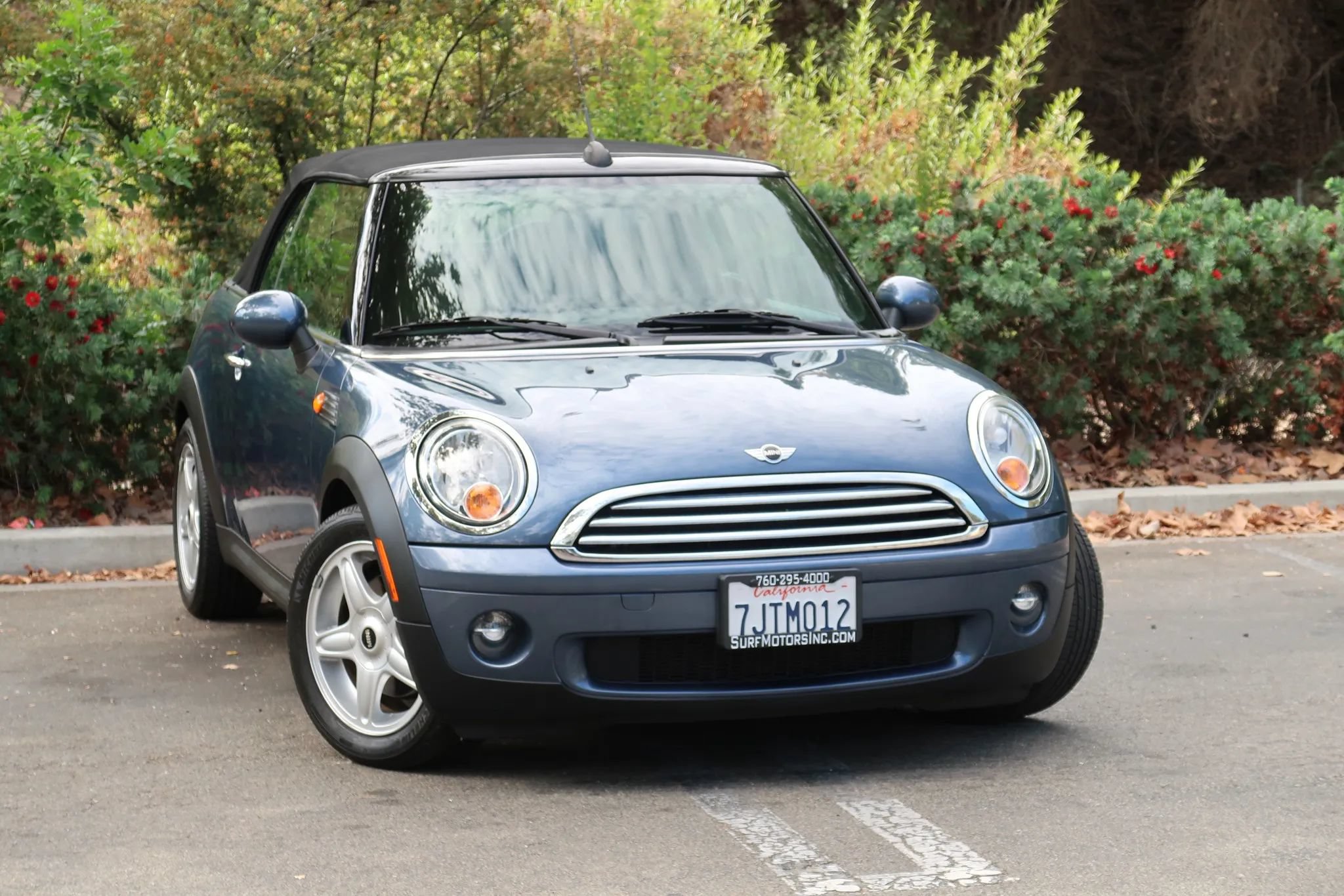 Used 2009 MINI Cooper Convertible FWD image 2