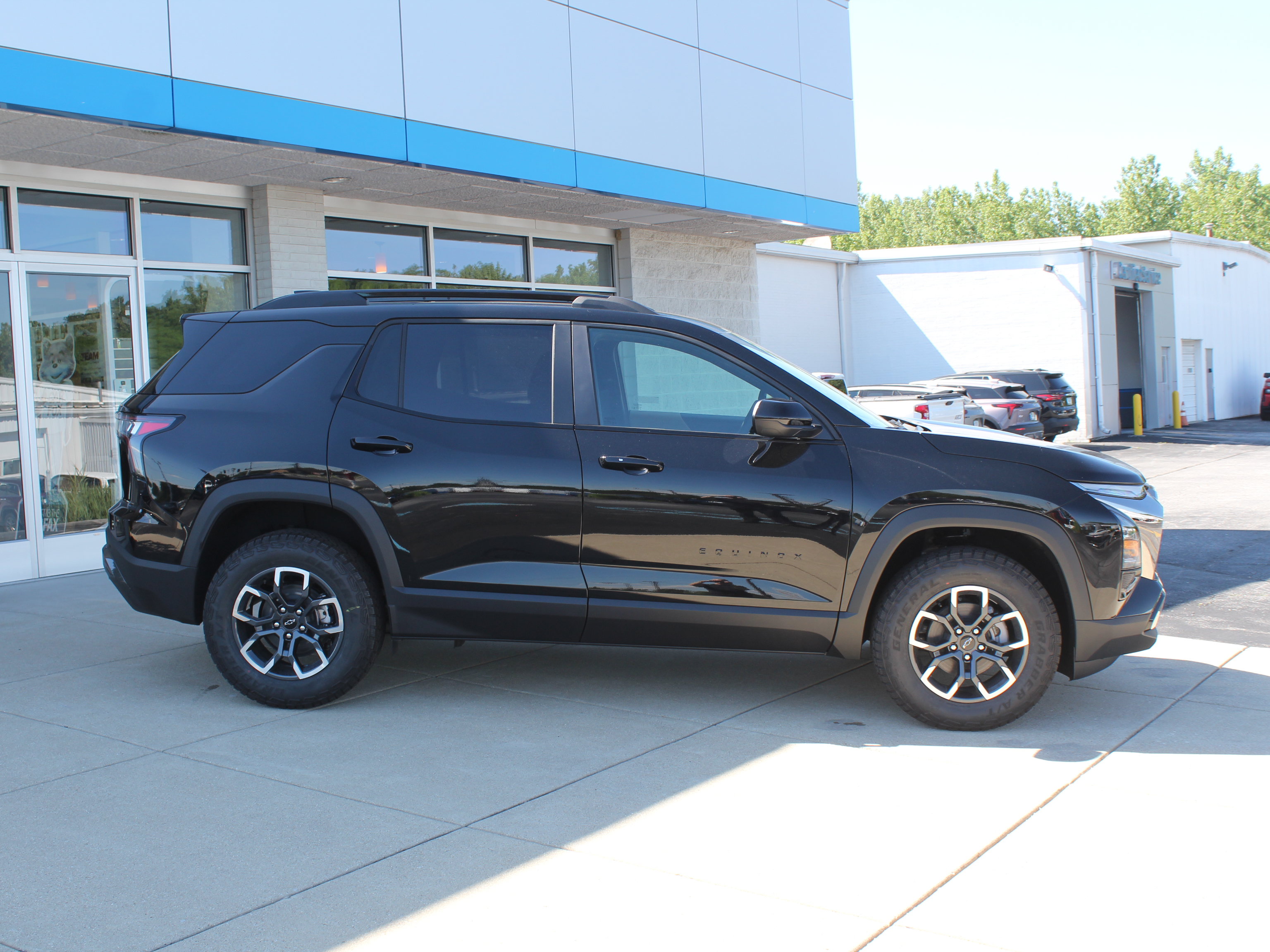 New 2026 Chevrolet Equinox ACTIV w/ Convenience Package III FWD image 3