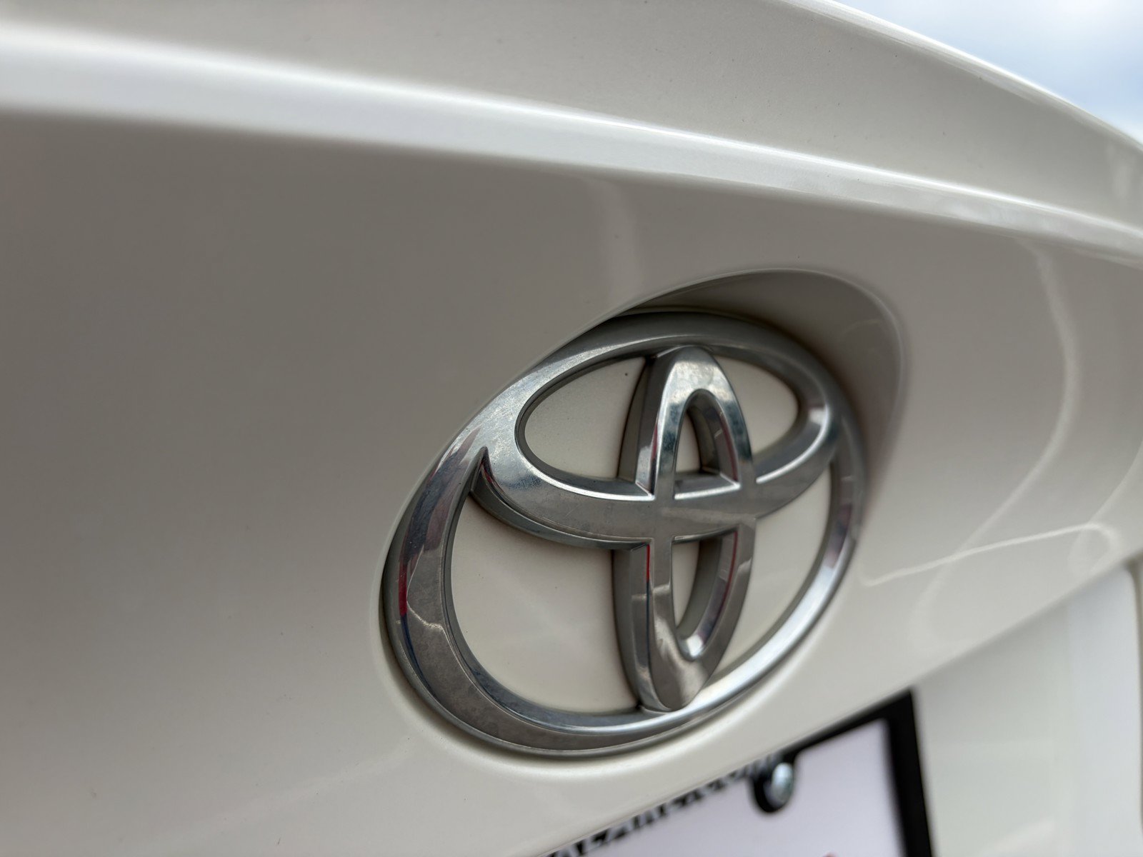 Used 2020 Toyota C-HR LE FWD image 29