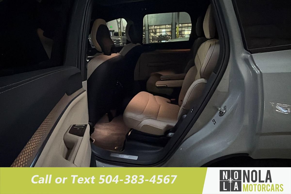 Used 2025 Volvo EX90 Plus AWD/4WD image 25