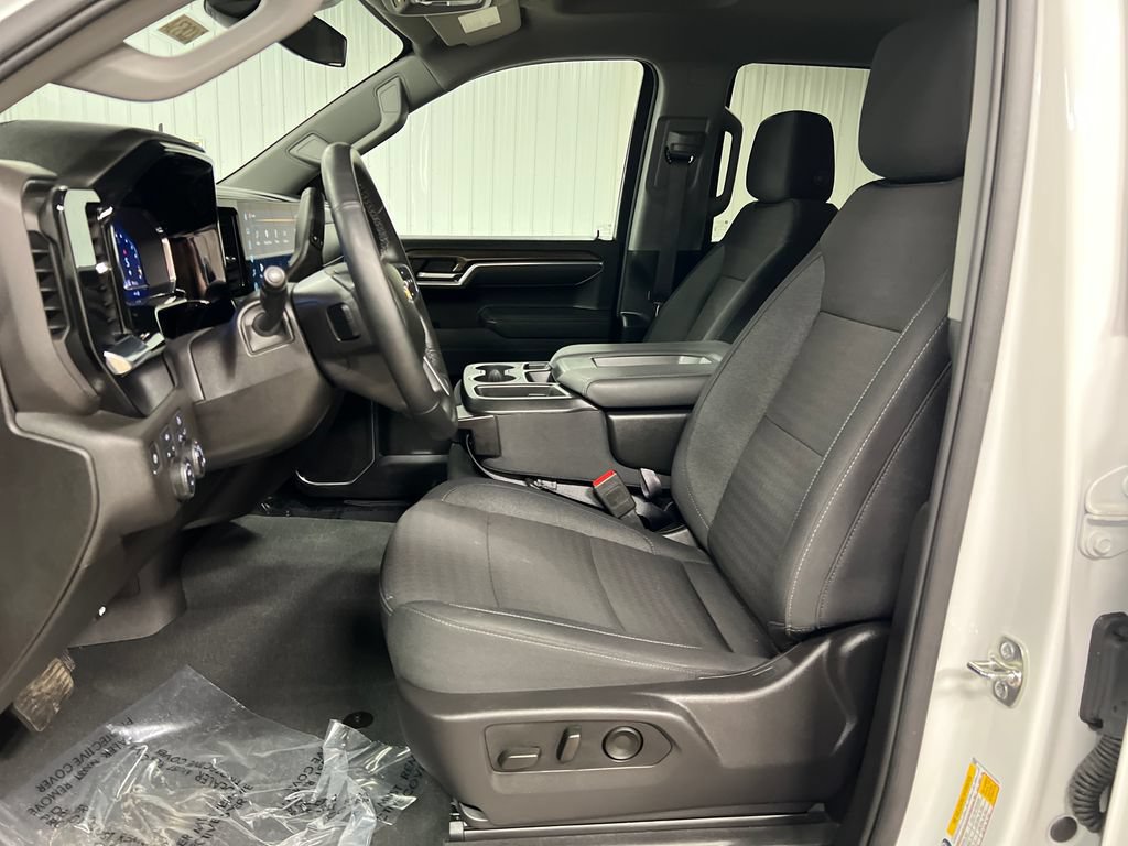Certified 2025 Chevrolet Silverado 1500 LT AWD/4WD image 13