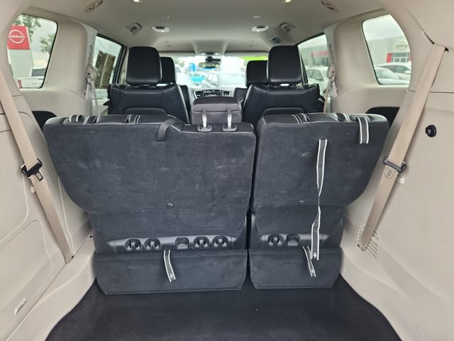 Used 2023 Chrysler Pacifica Touring-L FWD image 11