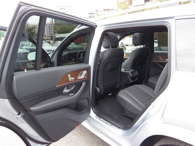 Used 2025 Mercedes-Benz GLS 450 4MATIC w/ AMG Line Exterior image 25