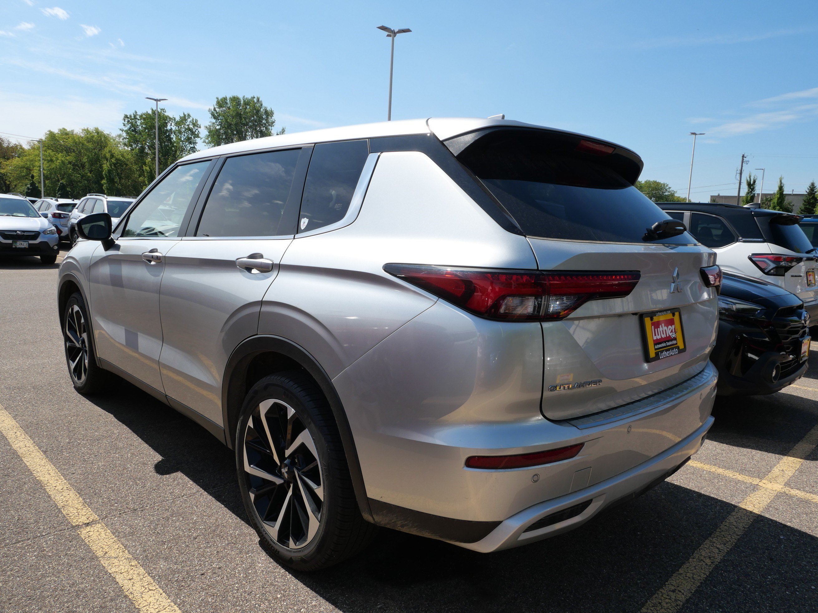 Used 2024 Mitsubishi Outlander SE Black Edition AWD/4WD image 6