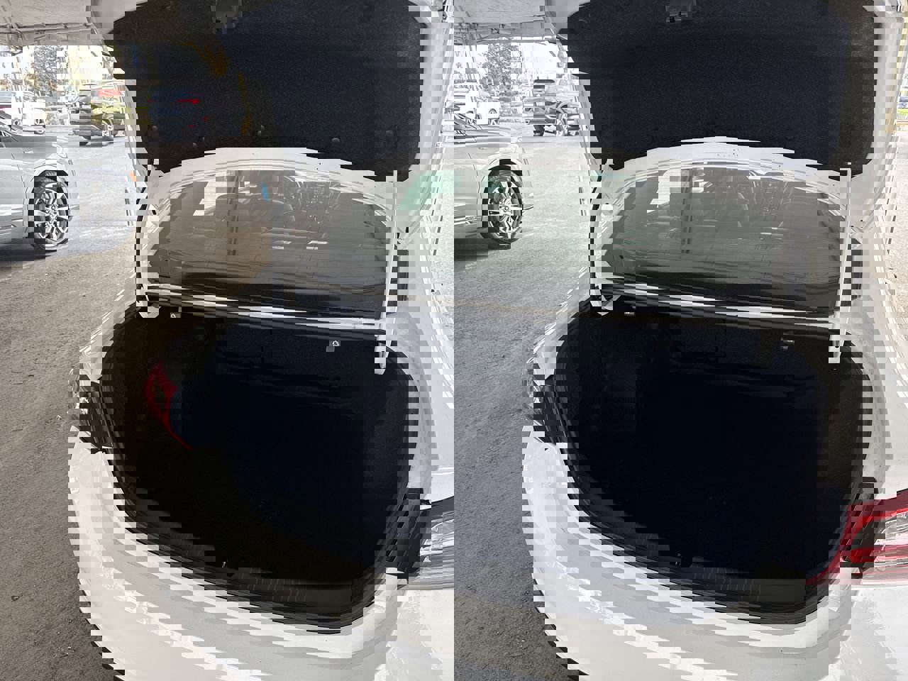 Used 2022 Chevrolet Malibu LT image 23