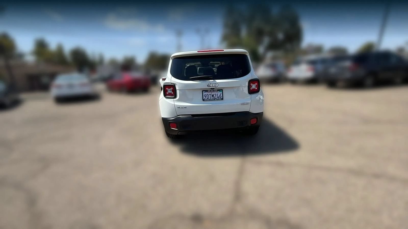 Used 2017 Jeep Renegade Latitude AWD/4WD image 5
