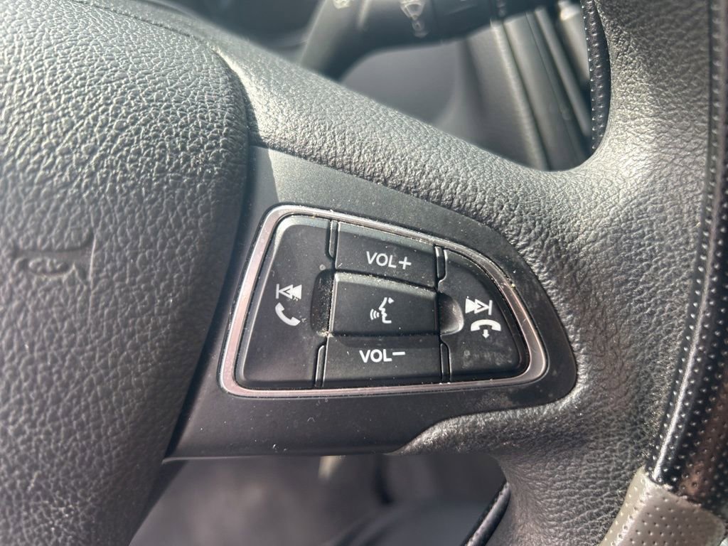 Used 2017 Ford Focus SE FWD image 18