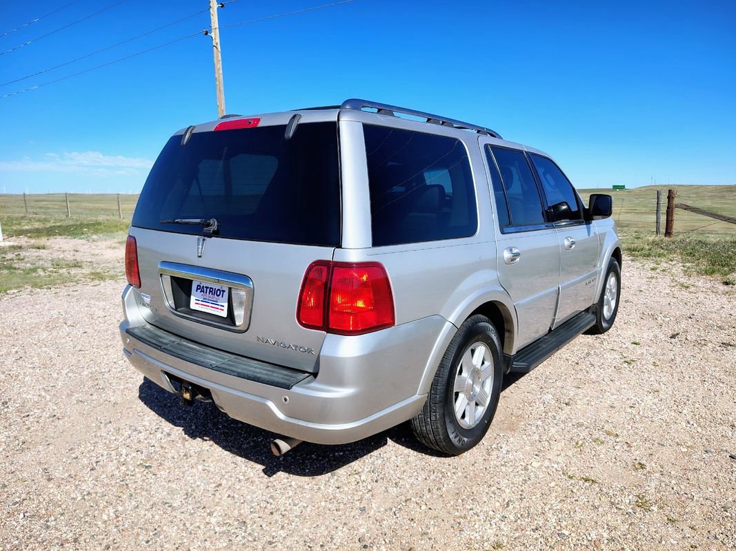 Used 2006 Lincoln Navigator Luxury AWD/4WD image 5