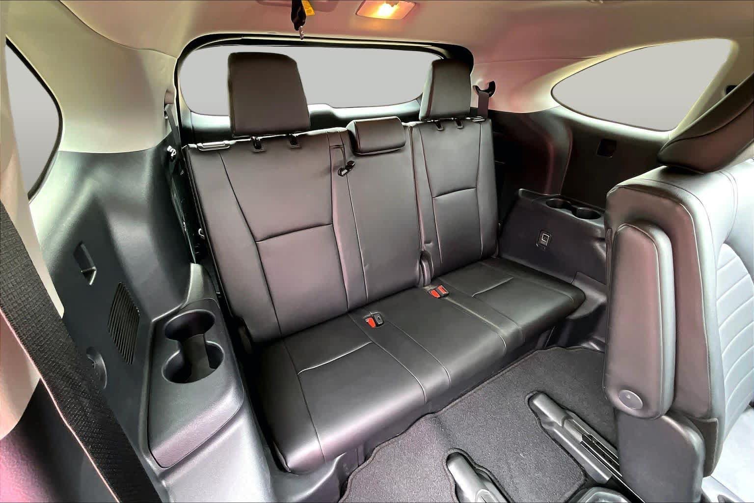 Used 2025 Toyota Highlander XLE AWD/4WD image 20