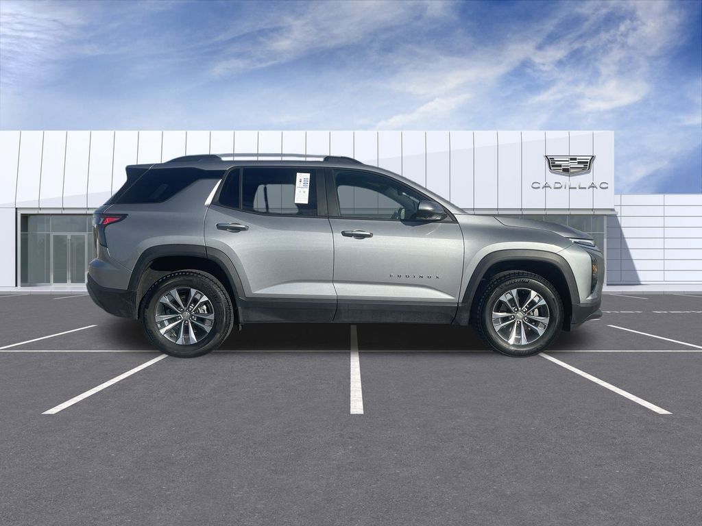 Used 2025 Chevrolet Equinox LT w/ Convenience Package II image 9