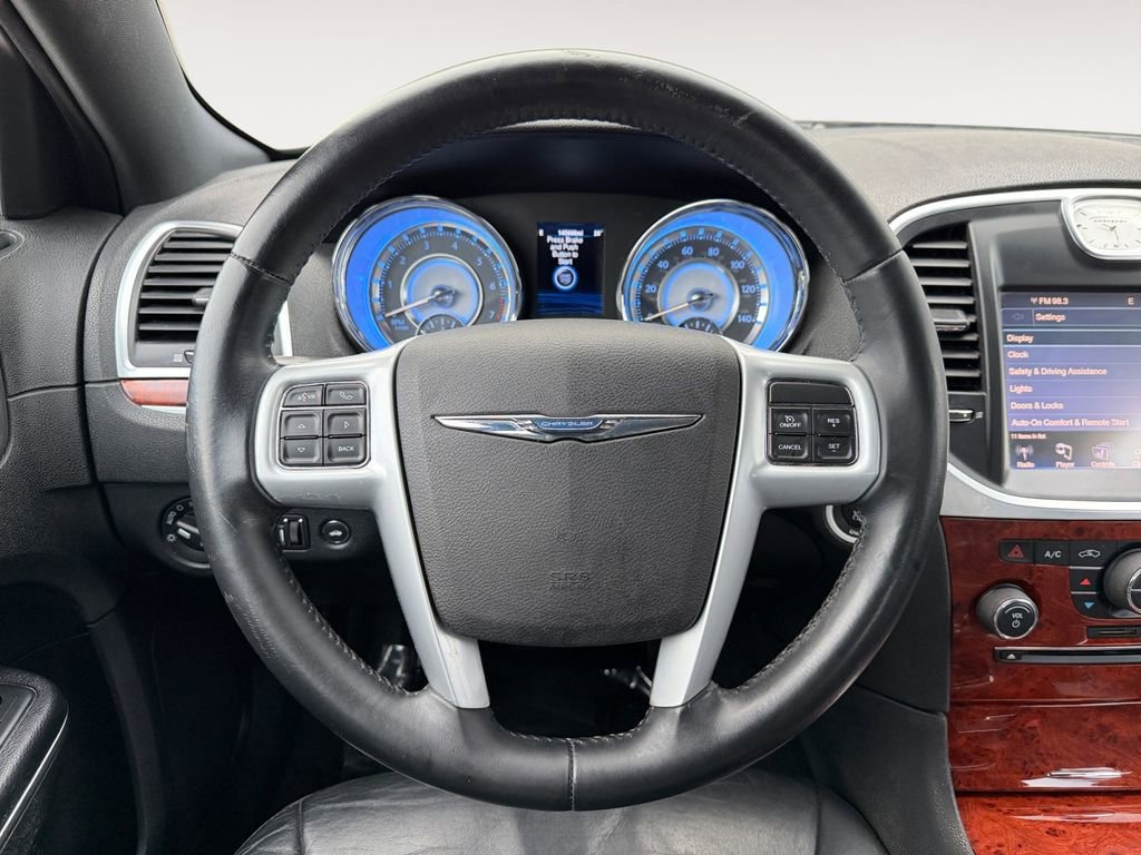 Used 2014 Chrysler 300 AWD w/ Driver Convenience Group image 21