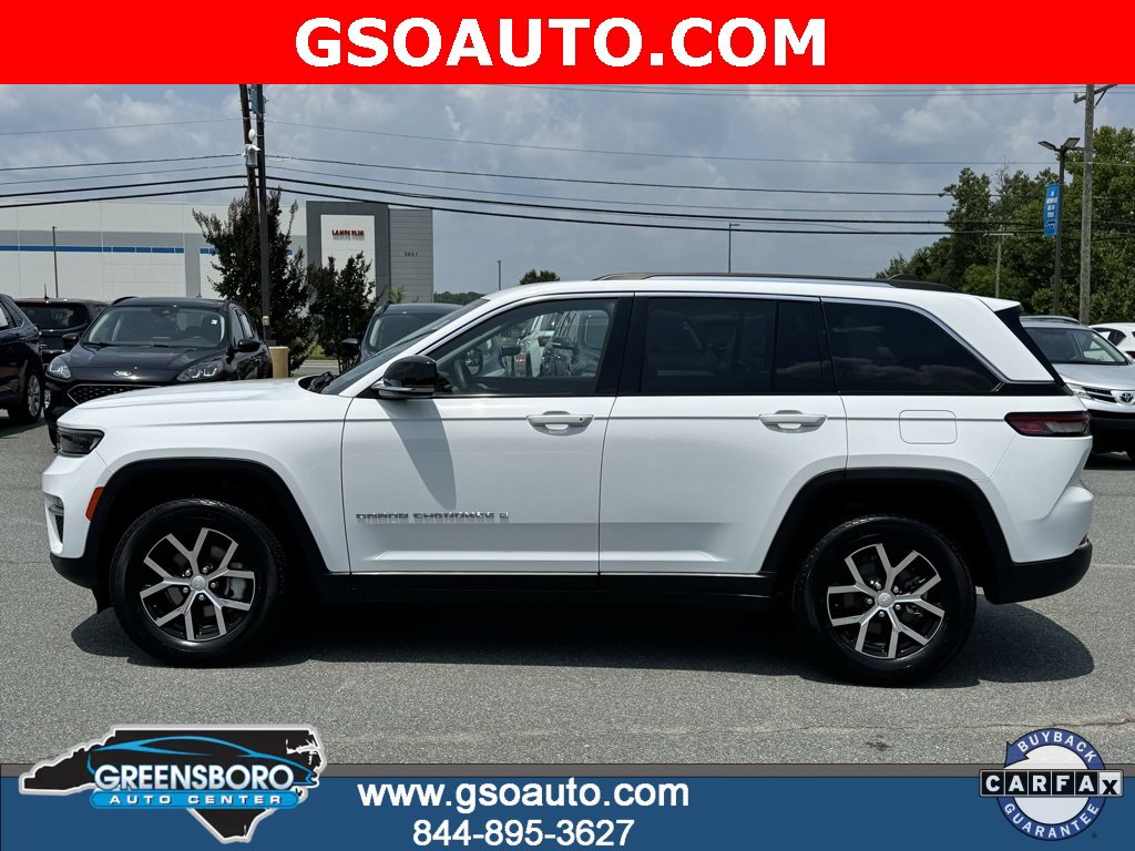 Used 2023 Jeep Grand Cherokee Limited image 3