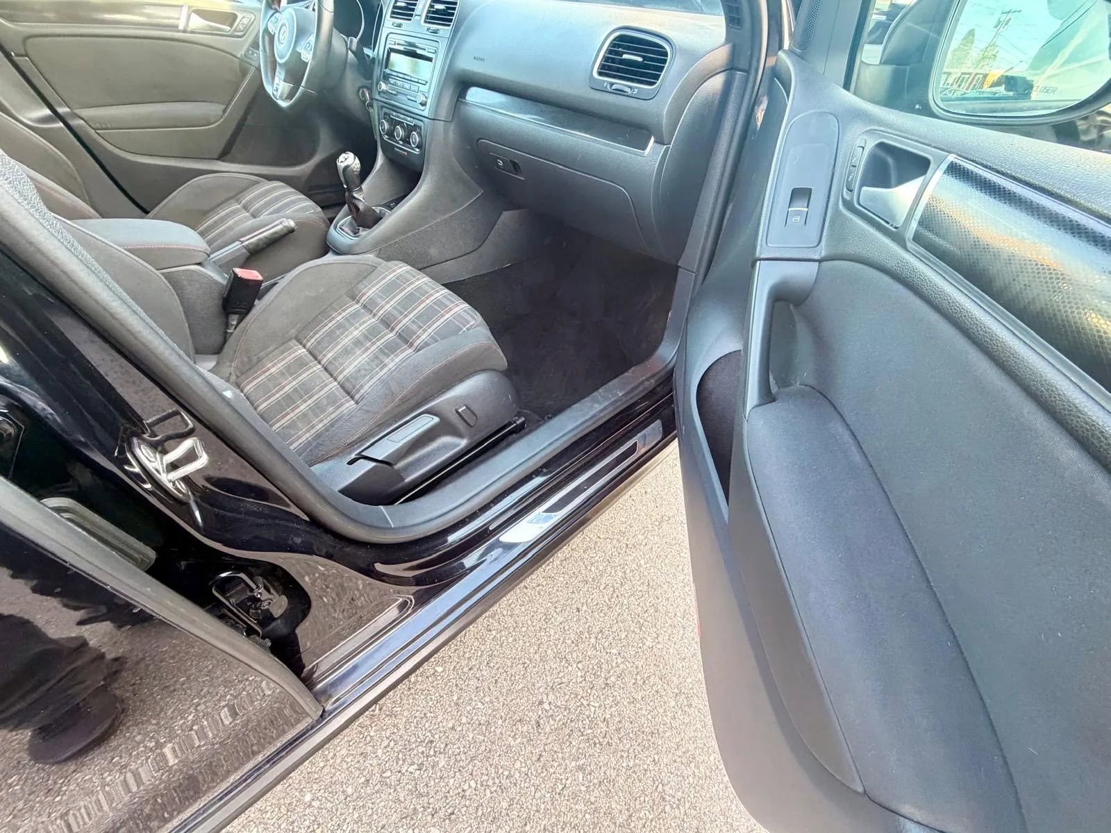 Used 2014 Volkswagen GTI Wolfsburg Edition image 9