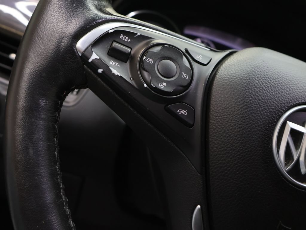 Used 2019 Buick Envision Essence FWD image 19