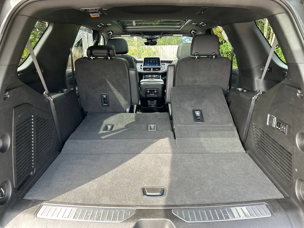 Used 2023 Chevrolet Tahoe High Country AWD/4WD image 16