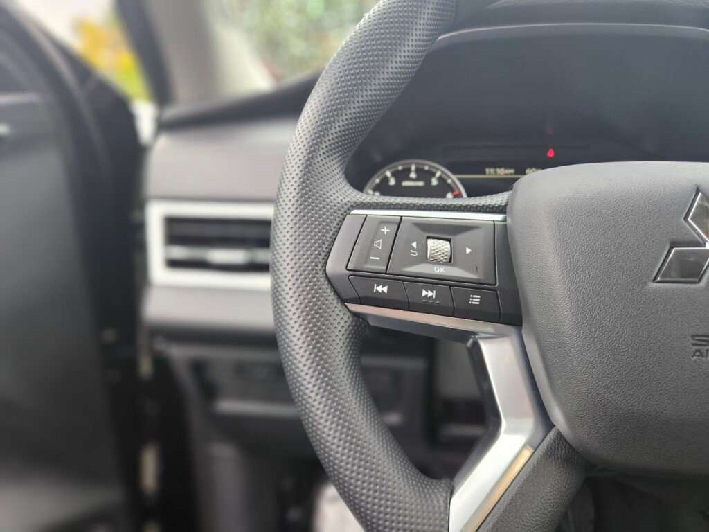 New 2025 Mitsubishi Outlander ES image 26