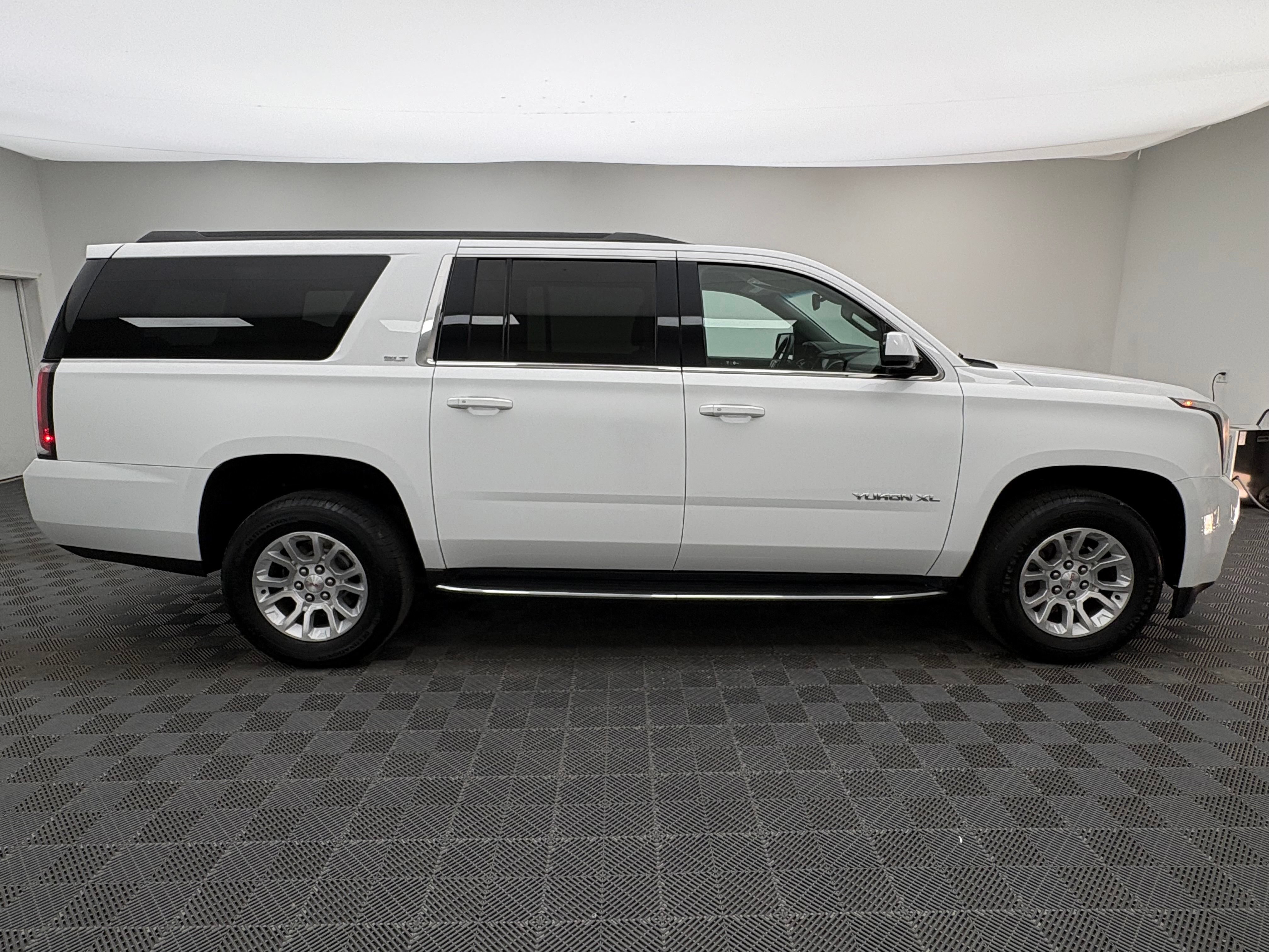 Used 2018 GMC Yukon XL SLT AWD/4WD image 7