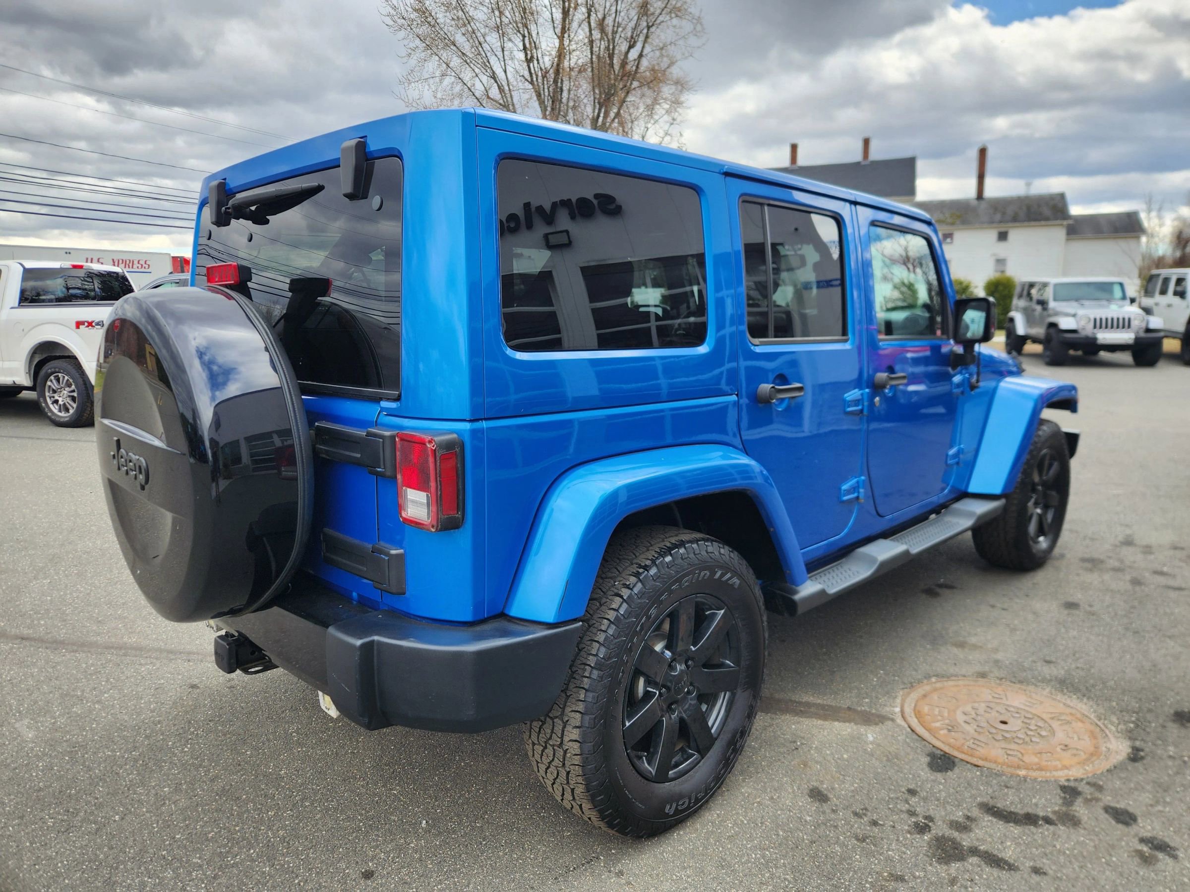 Used 2014 Jeep Wrangler Unlimited Sahara image 15