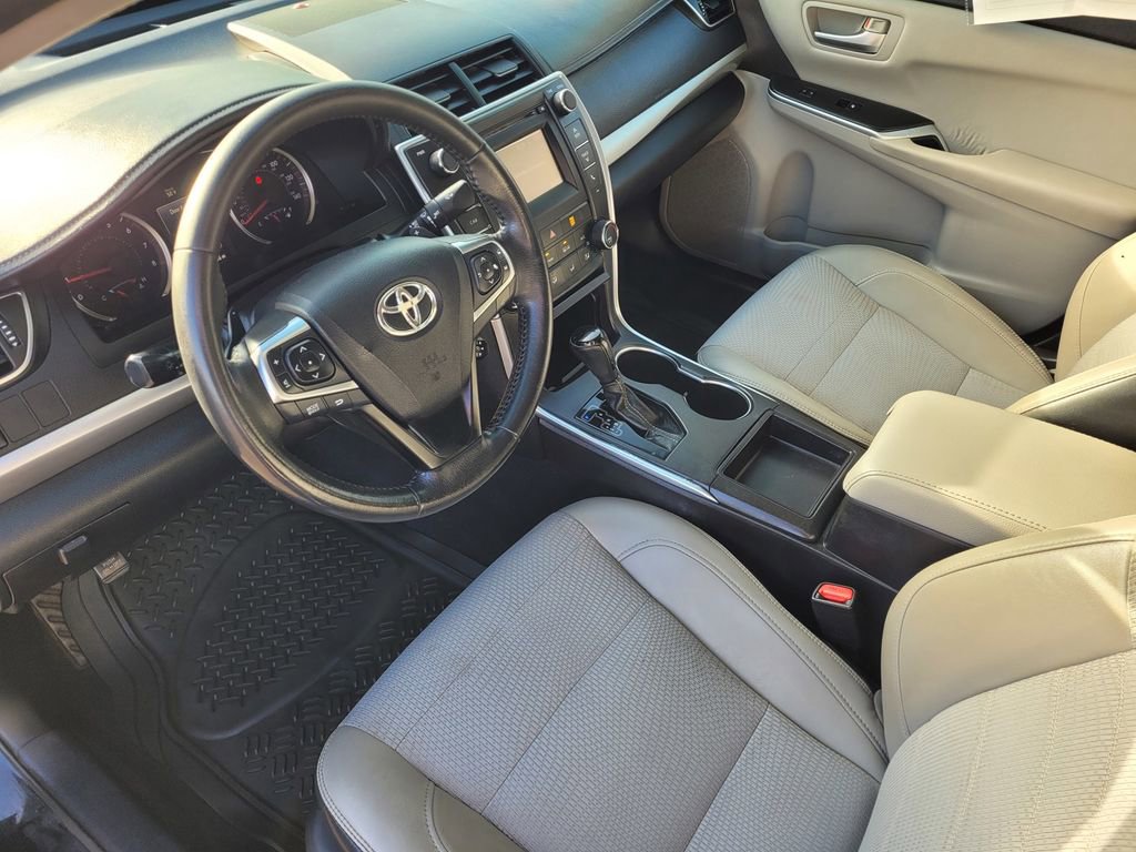 Used 2017 Toyota Camry SE image 9