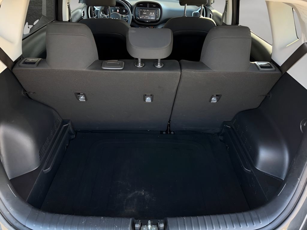 Used 2023 Kia Soul LX w/ Option Group 015 image 16