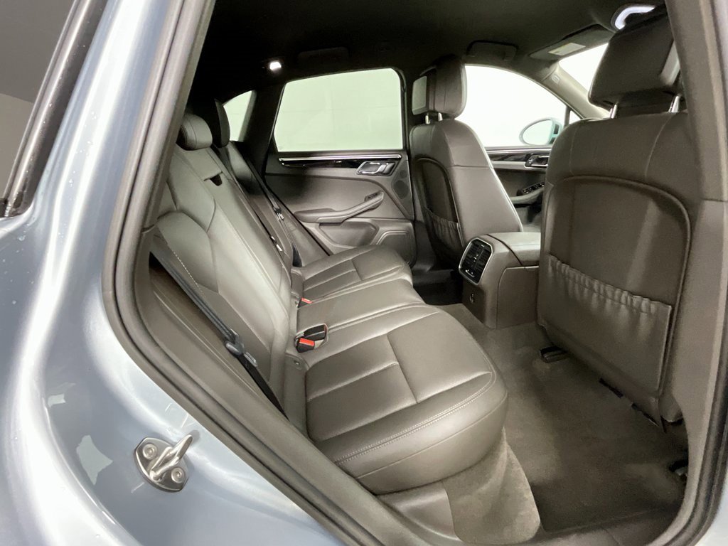 Used 2020 Porsche Macan image 23