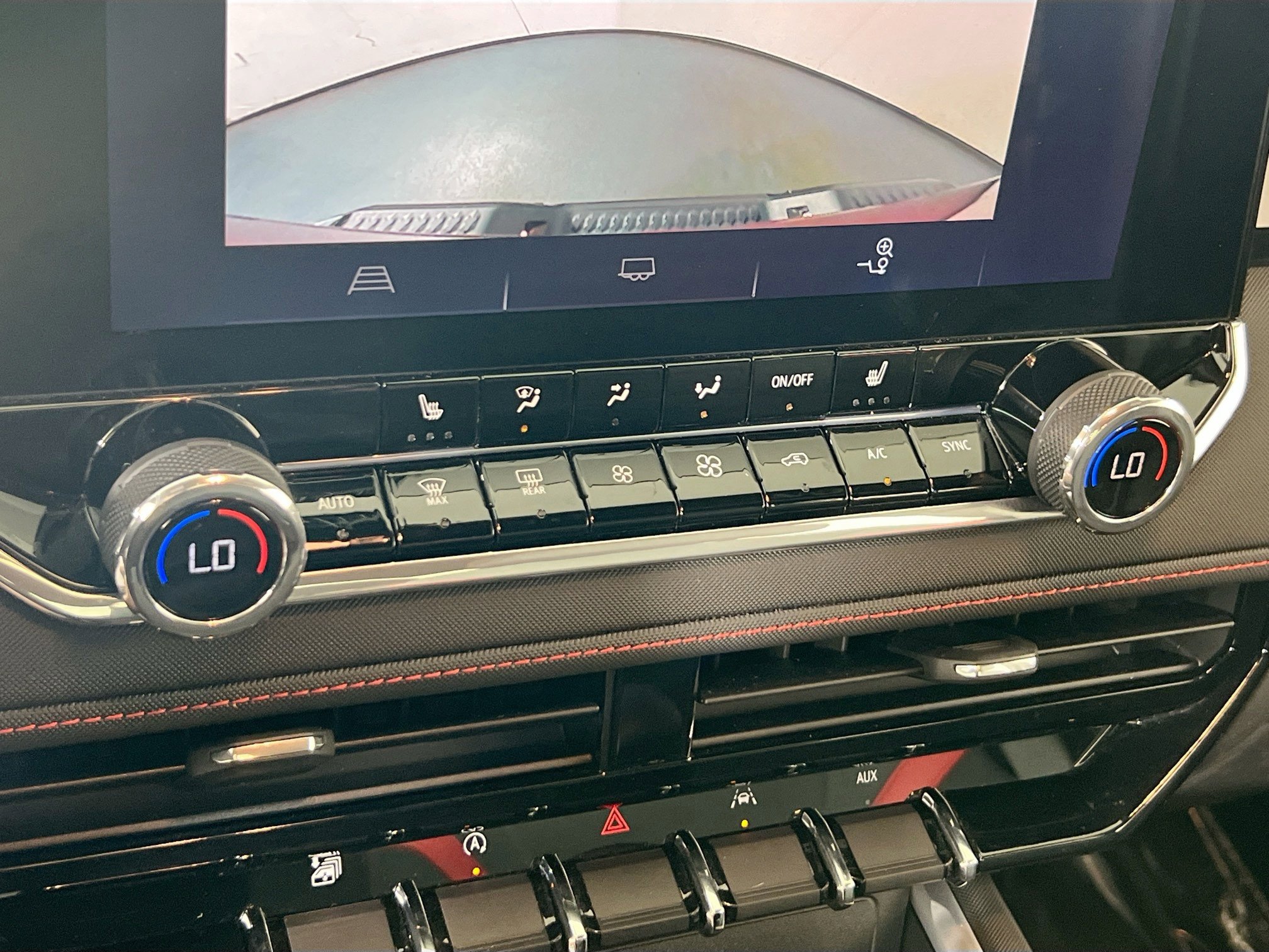 Used 2024 Chevrolet Colorado Z71 w/ Z71 Convenience Package 2 image 15