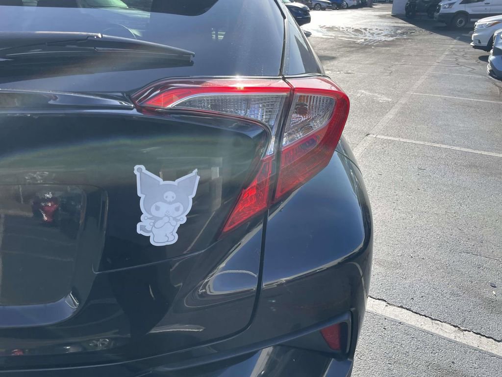 Used 2021 Toyota C-HR LE image 17