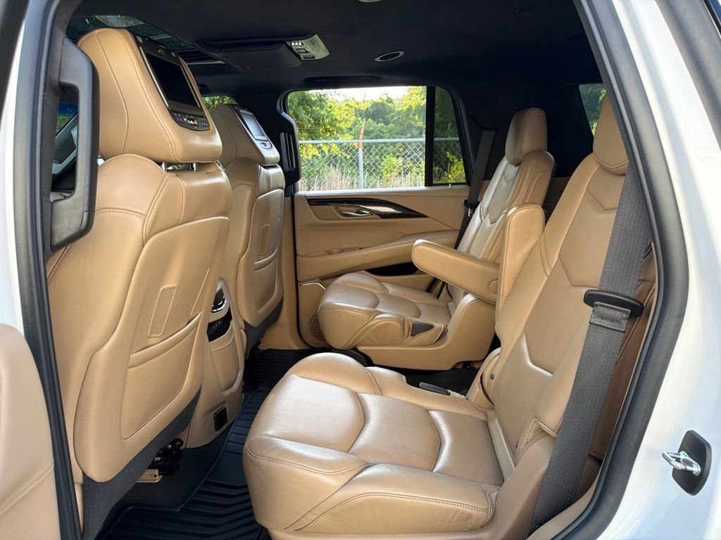 Used 2019 Cadillac Escalade Platinum AWD/4WD image 23