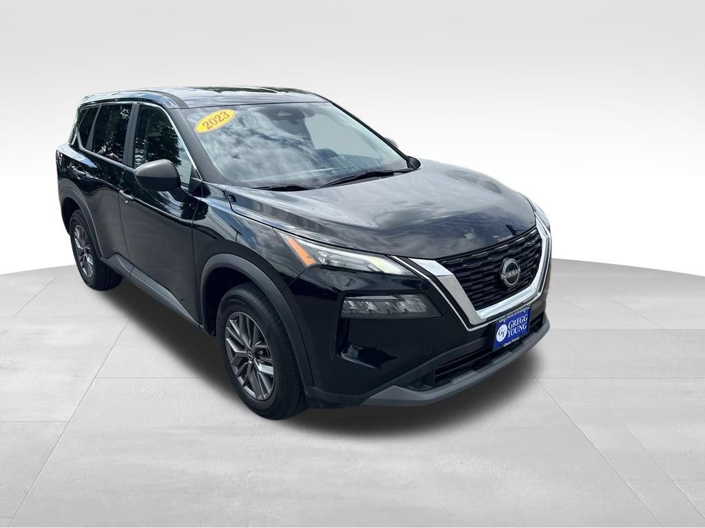 Used 2023 Nissan Rogue S AWD/4WD image 9