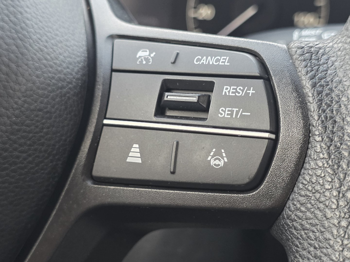 Certified 2024 Honda HR-V LX image 29