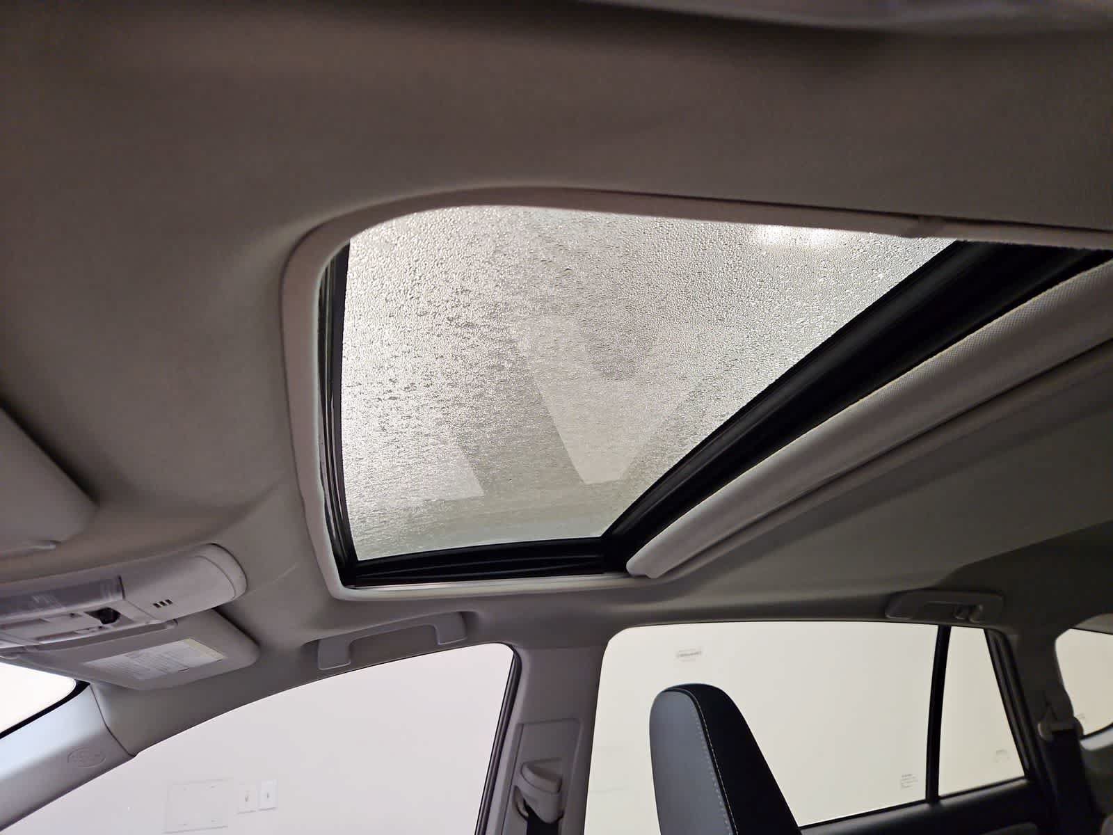 Used 2018 Toyota RAV4 XLE FWD image 3