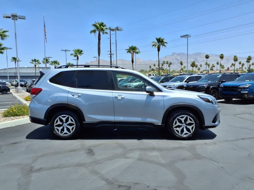 Certified 2023 Subaru Forester Premium AWD/4WD image 8