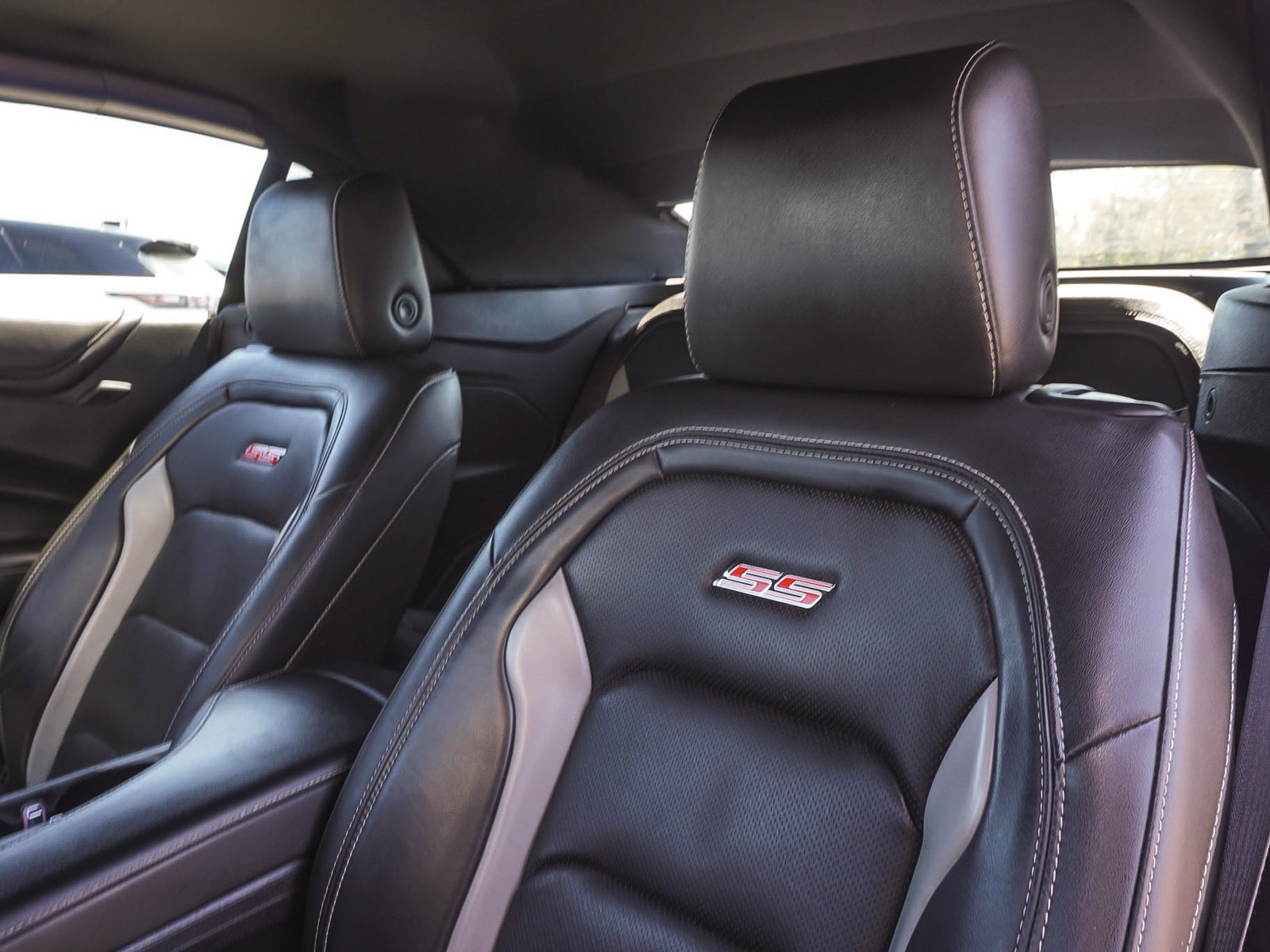 Used 2018 Chevrolet Camaro SS RWD image 41