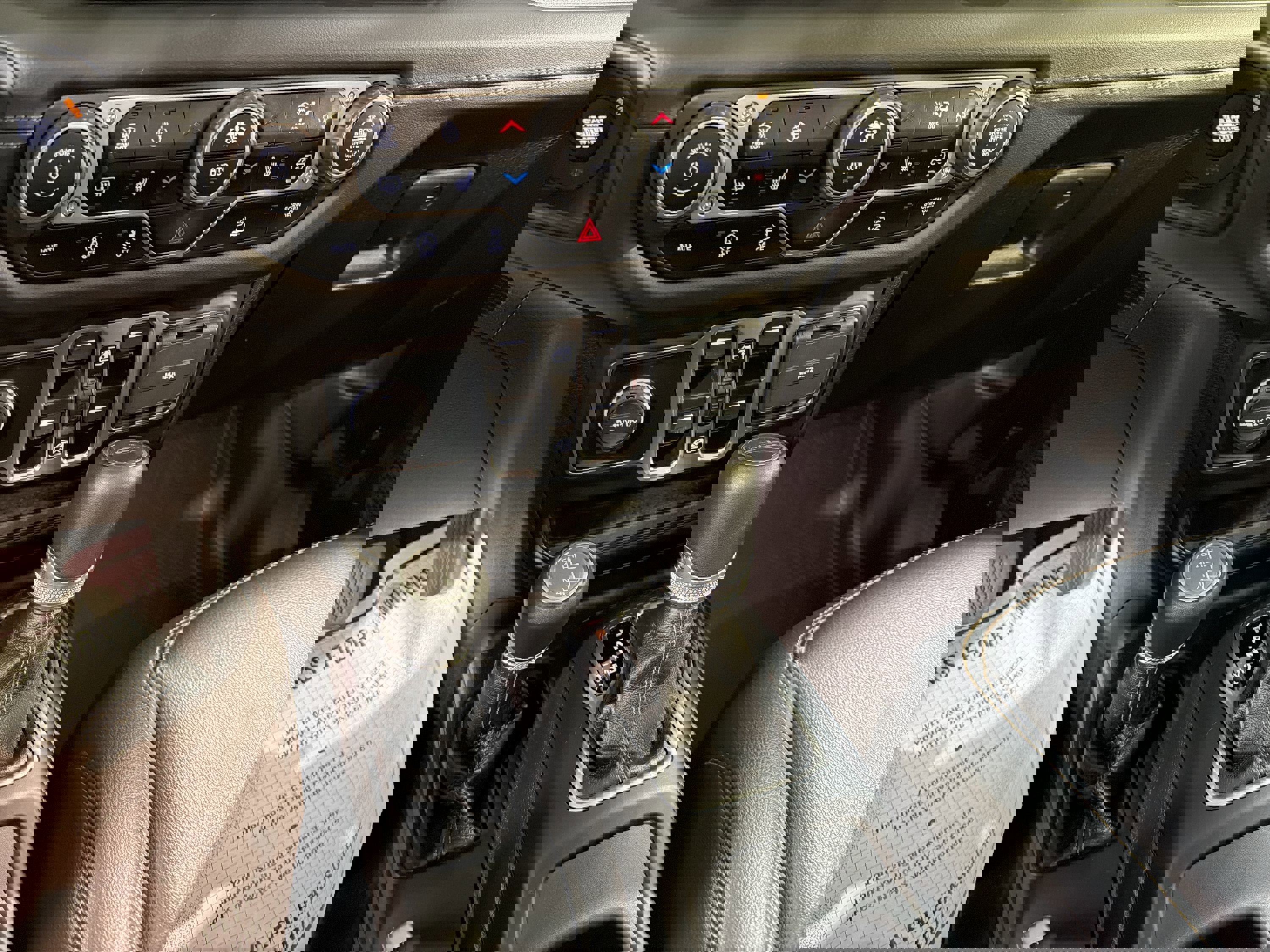 Used 2025 Jeep Gladiator Sport image 20