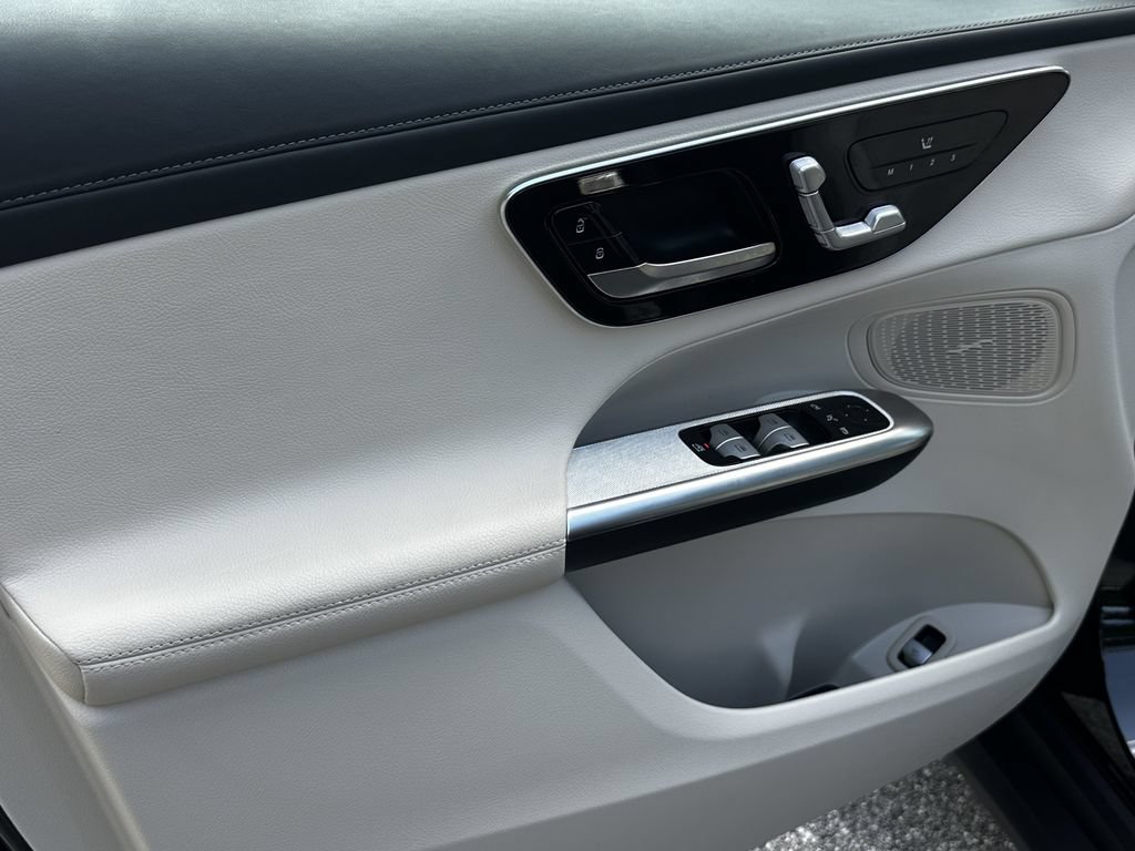 Certified 2024 Mercedes-Benz GLC 300 4MATIC image 11