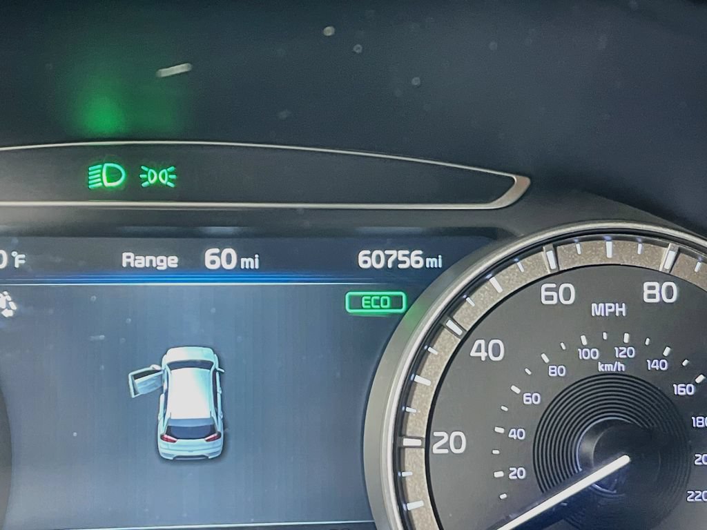 Used 2018 Kia Niro EX Premium FWD image 11