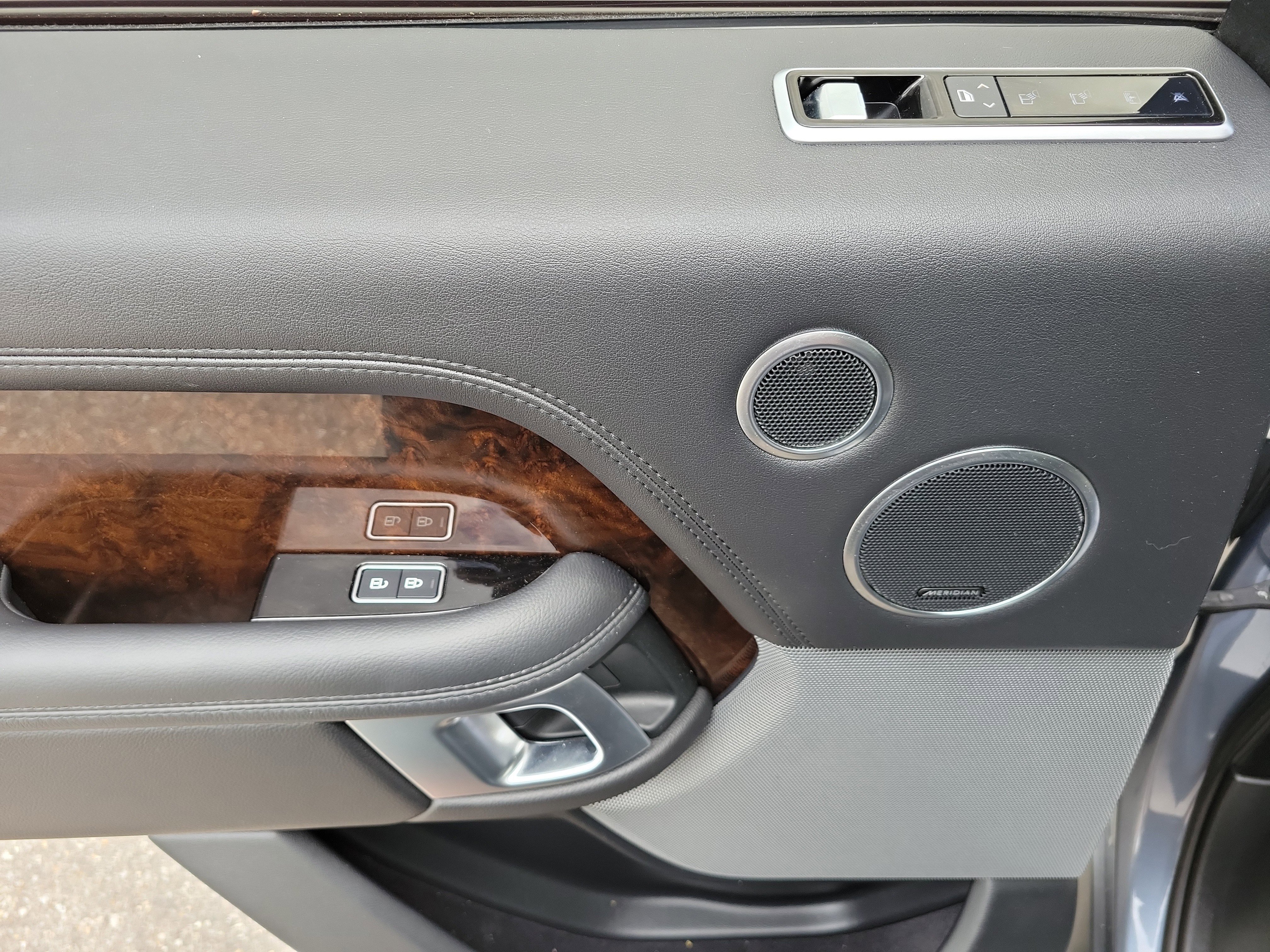 Used 2021 Land Rover Range Rover AWD/4WD image 25