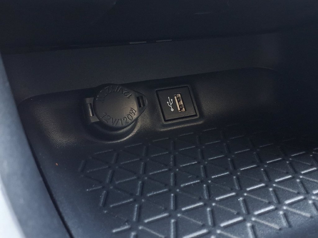 Certified 2025 Toyota RAV4 LE FWD image 13