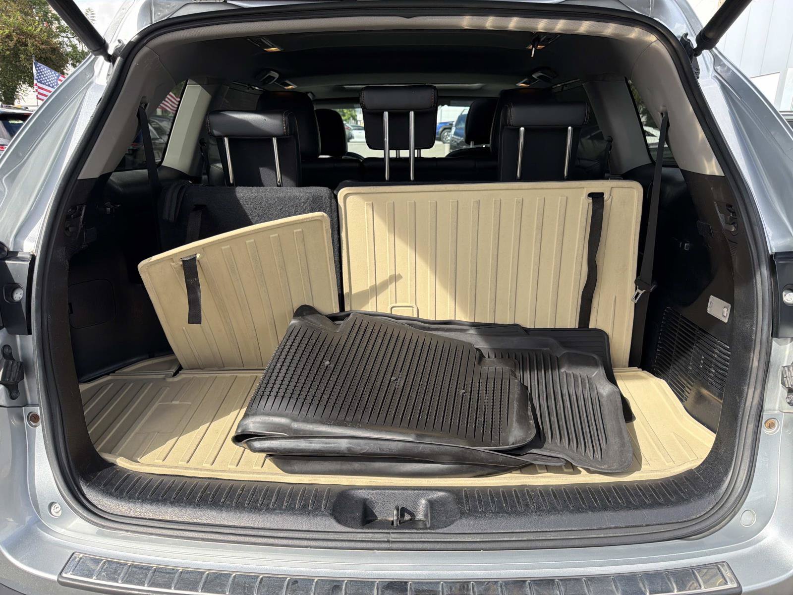 Used 2017 Toyota Highlander XLE w/ Carpet Mat Package AWD/4WD image 6