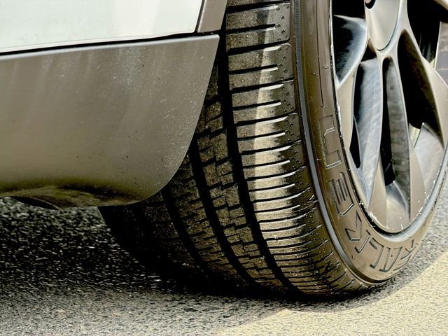 Used 2022 Tesla Model Y Long Range image 17