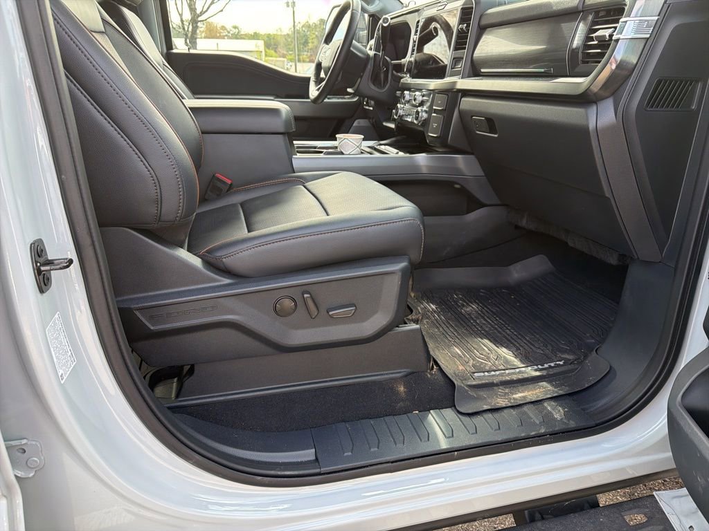 Used 2025 Ford F250 Lariat w/ Lariat Ultimate Package image 38