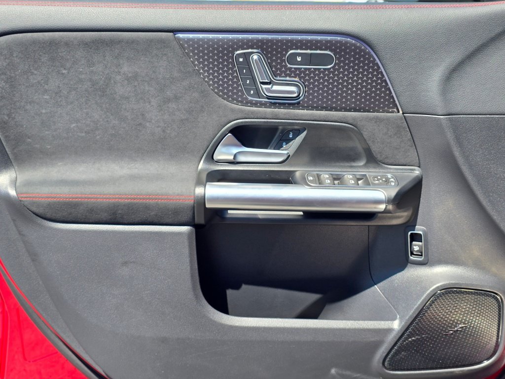 Used 2026 Mercedes-Benz GLA 250 4MATIC image 33