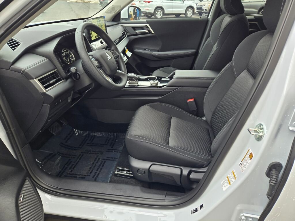 New 2026 Mitsubishi Outlander ES AWD/4WD image 14