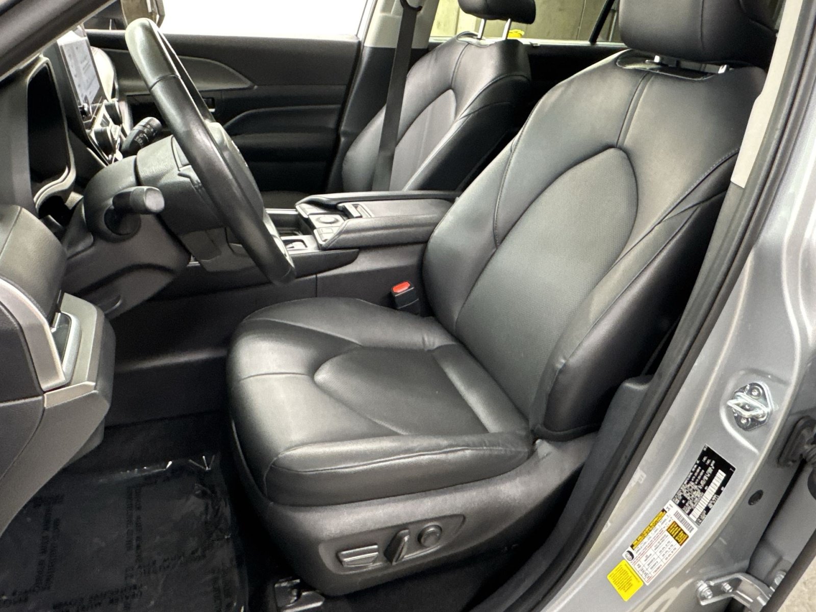 Used 2025 Toyota Grand Highlander FWD image 14