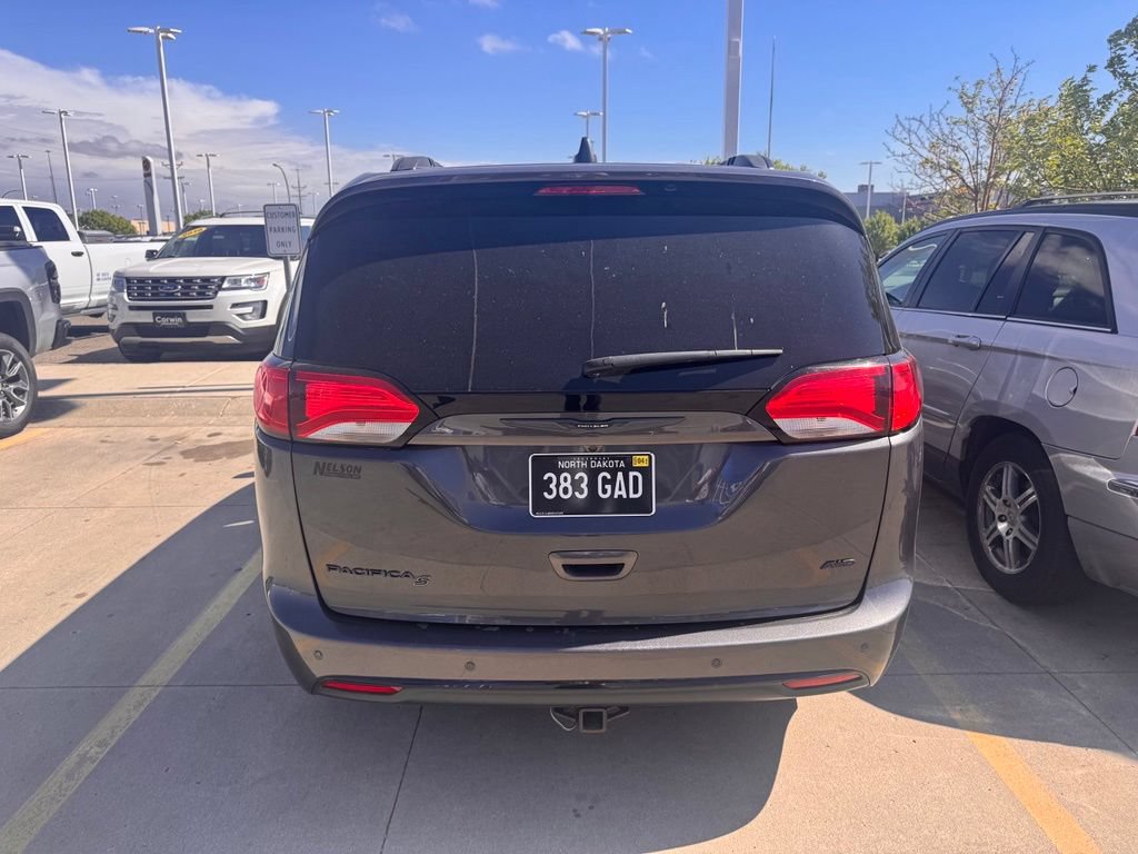 Used 2020 Chrysler Pacifica Touring-L w/ Advanced Safetytec Group AWD/4WD image 5